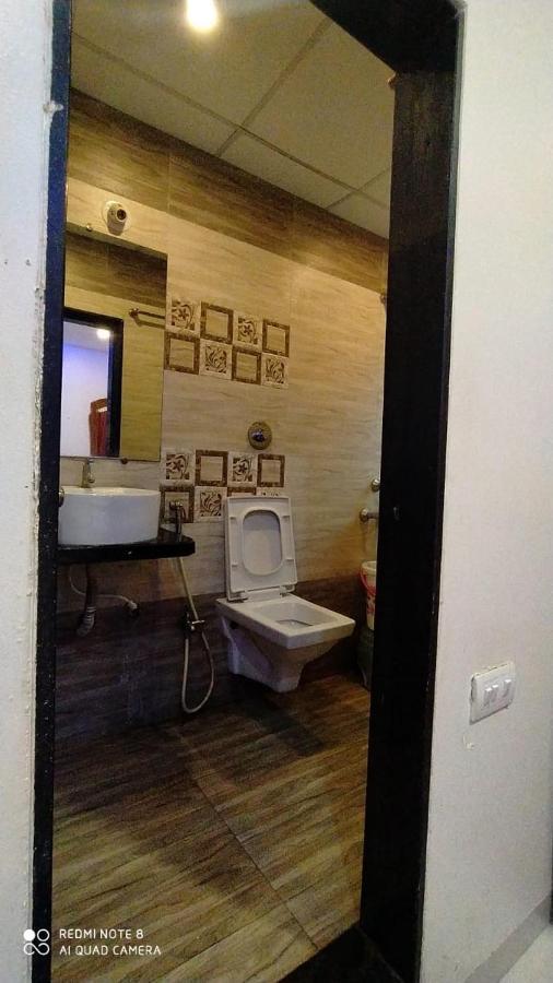 Hotel Shalimar Executive, Uran Islampur Peth  Exteriör bild